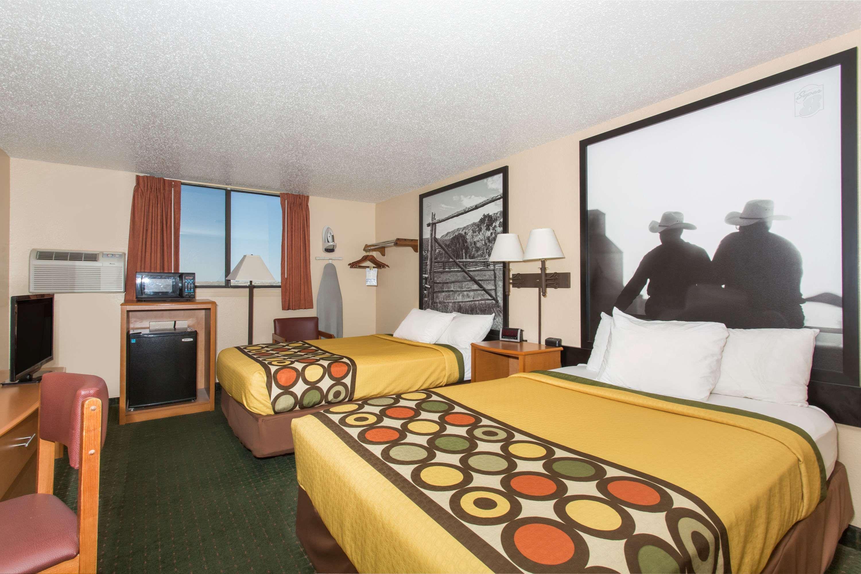 Motel Super 8 By Wyndham West By The River 2*